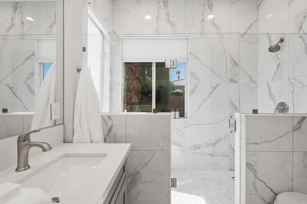 69467 Calle Raphael
