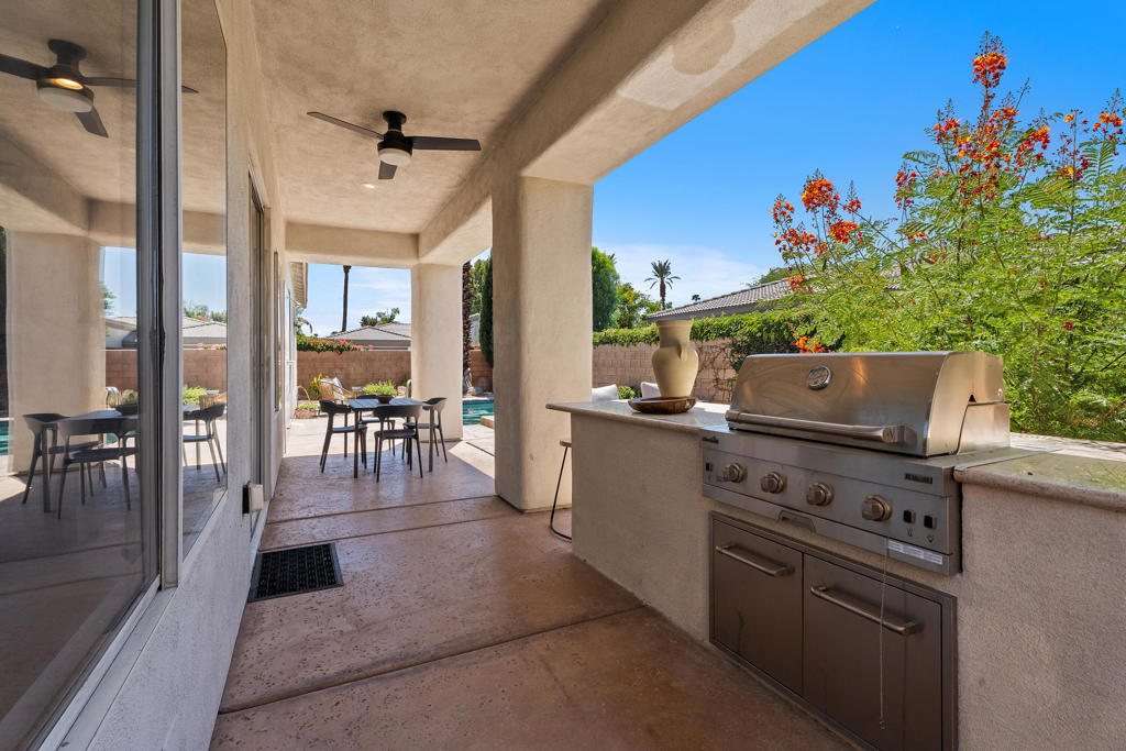 69467 Calle Raphael