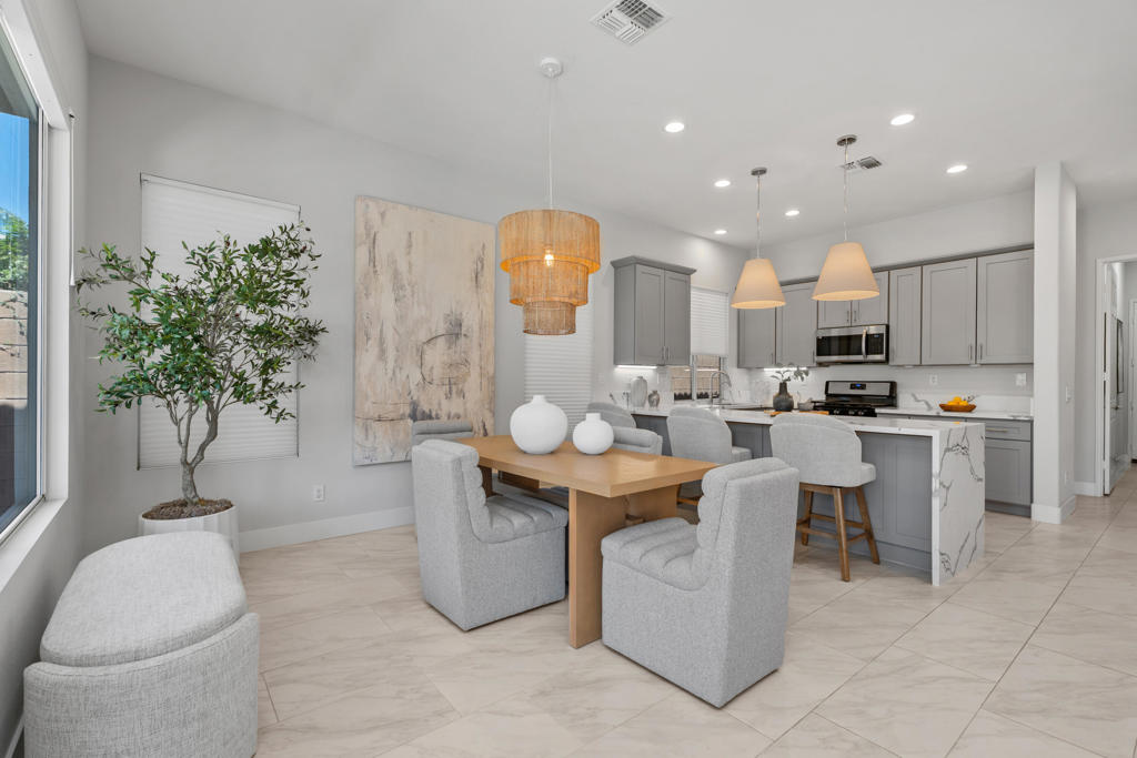 69467 Calle Raphael