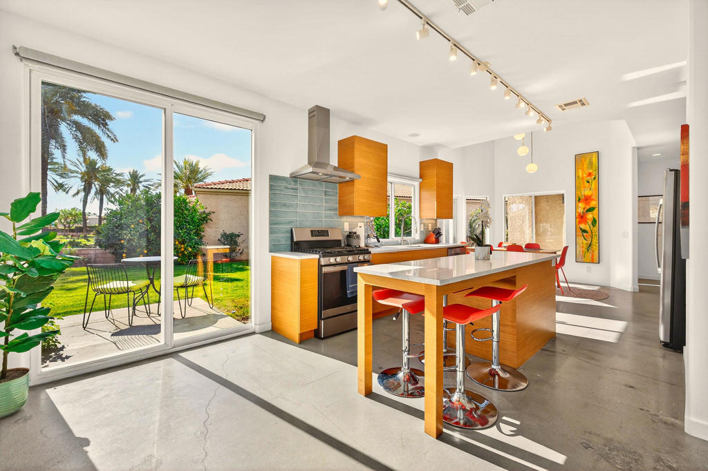 48653 Paseo Tarazo