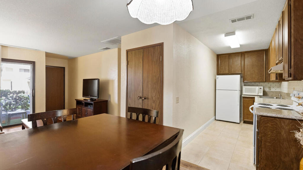2820 N Arcadia Court 101