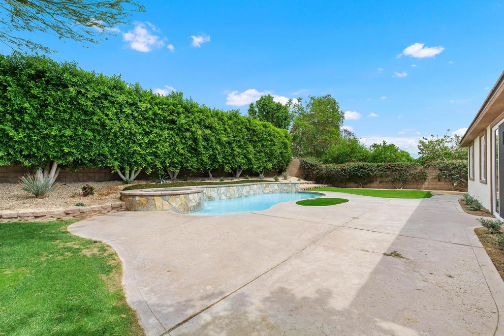 82372 Padova Drive
