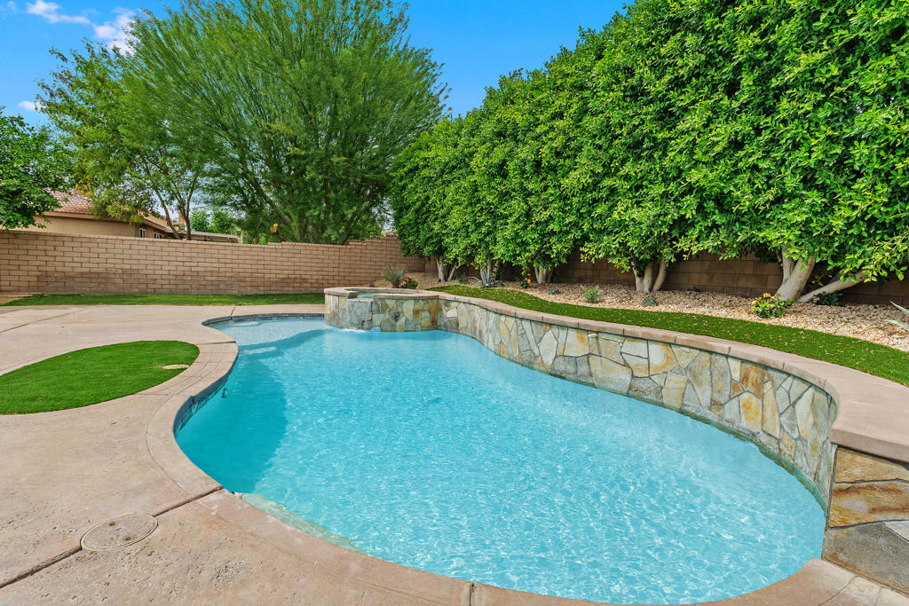 82372 Padova Drive