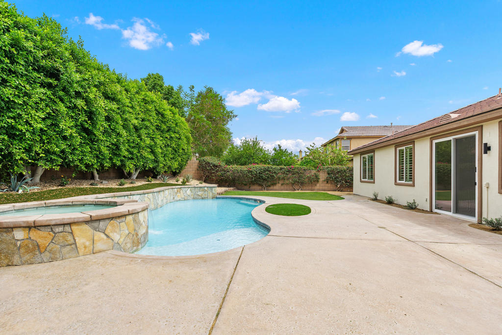 82372 Padova Drive