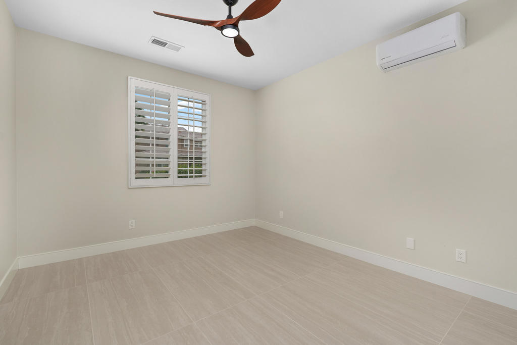 82372 Padova Drive