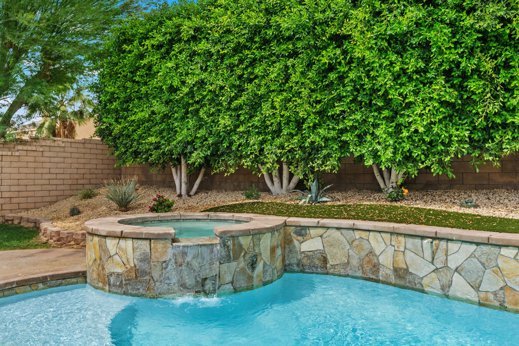 82372 Padova Drive