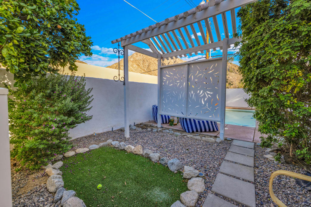 53980 Avenida Mendoza