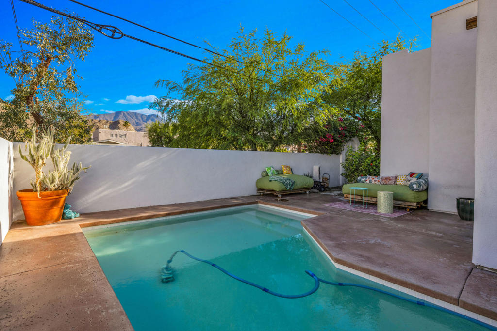 53980 Avenida Mendoza