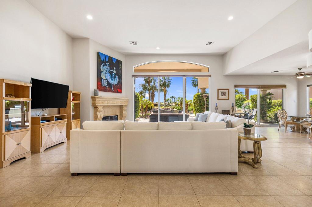 48474 Vista Palomino