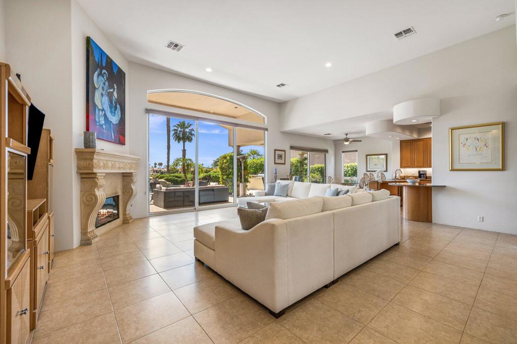 48474 Vista Palomino