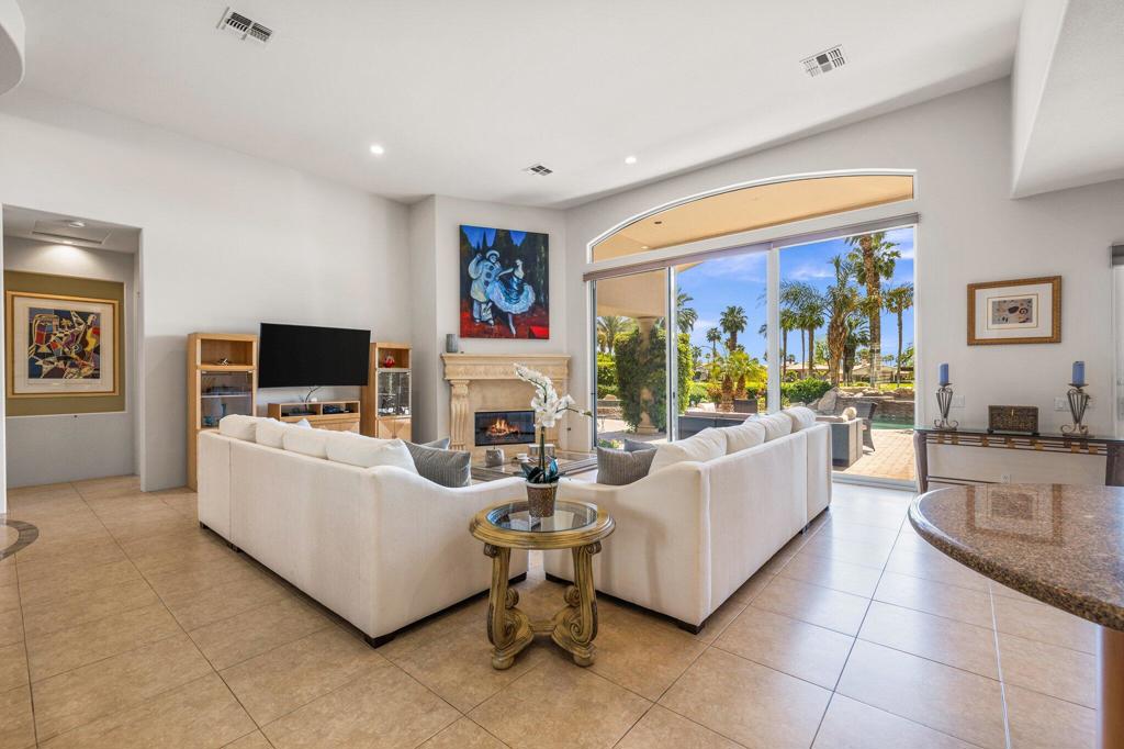 48474 Vista Palomino