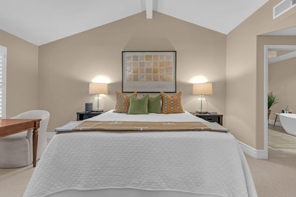 207 Bouquet Canyon Drive