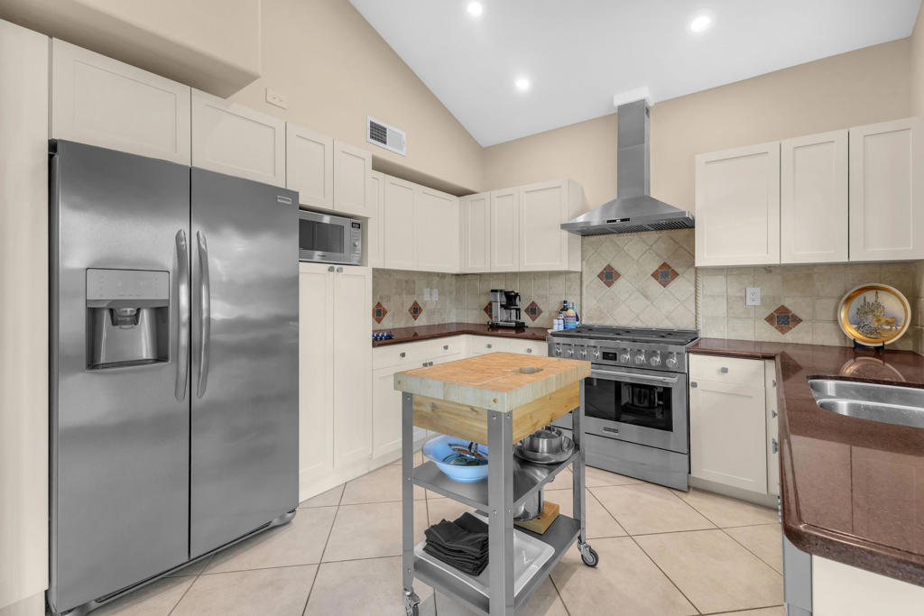 207 Bouquet Canyon Drive