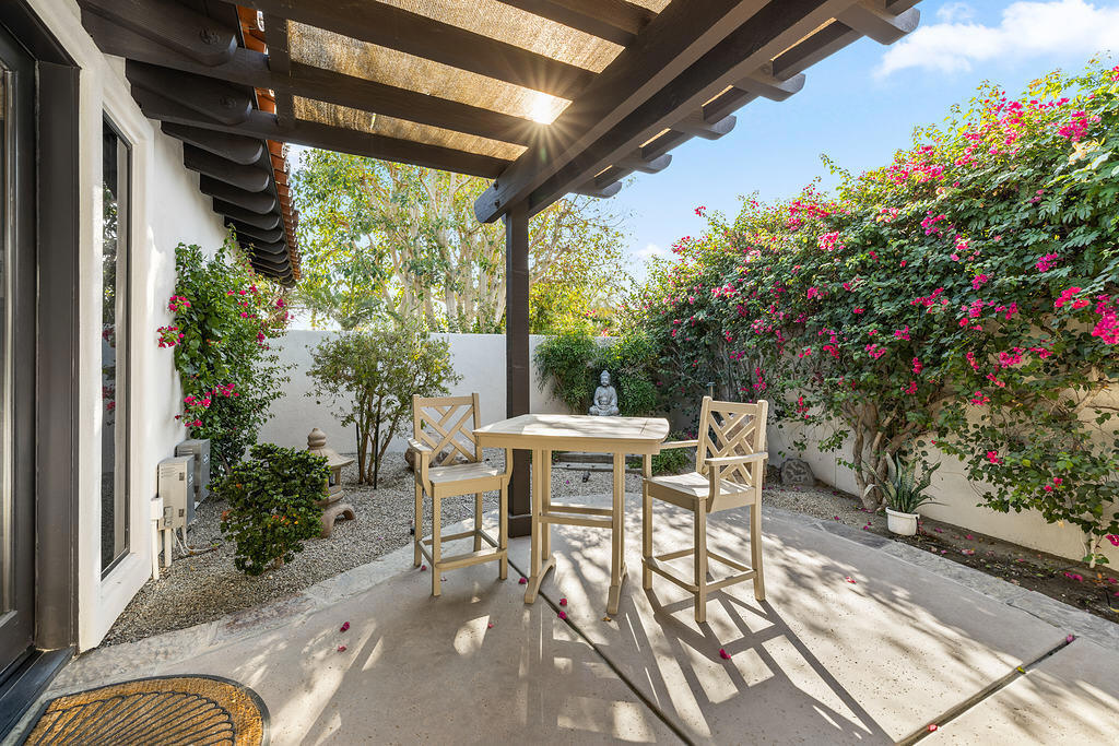45699 W Via Villaggio