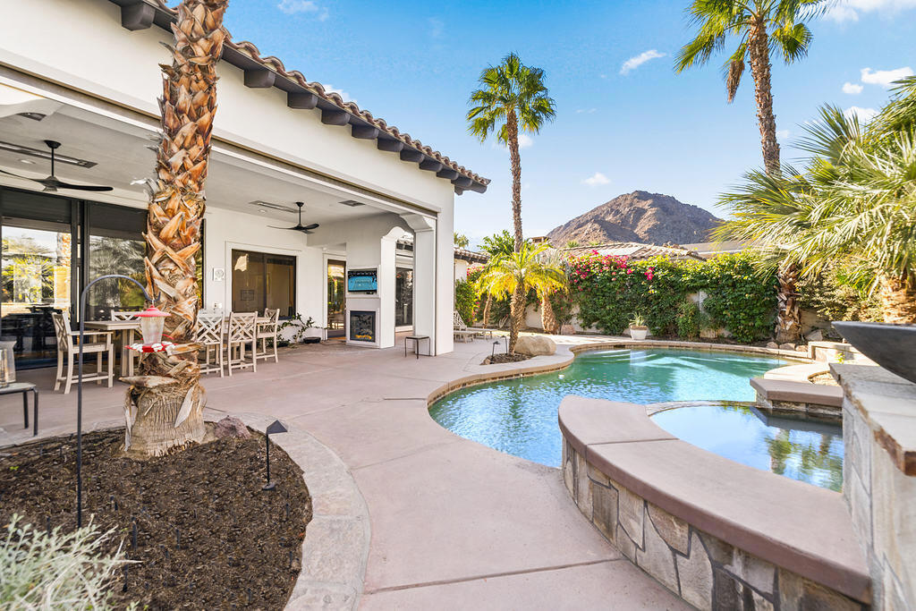 45699 W Via Villaggio