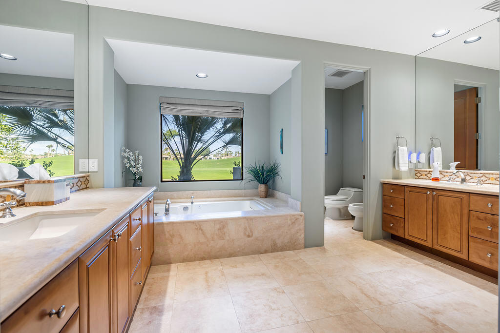 45699 W Via Villaggio