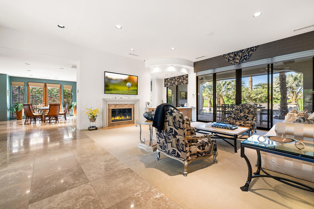 45699 W Via Villaggio