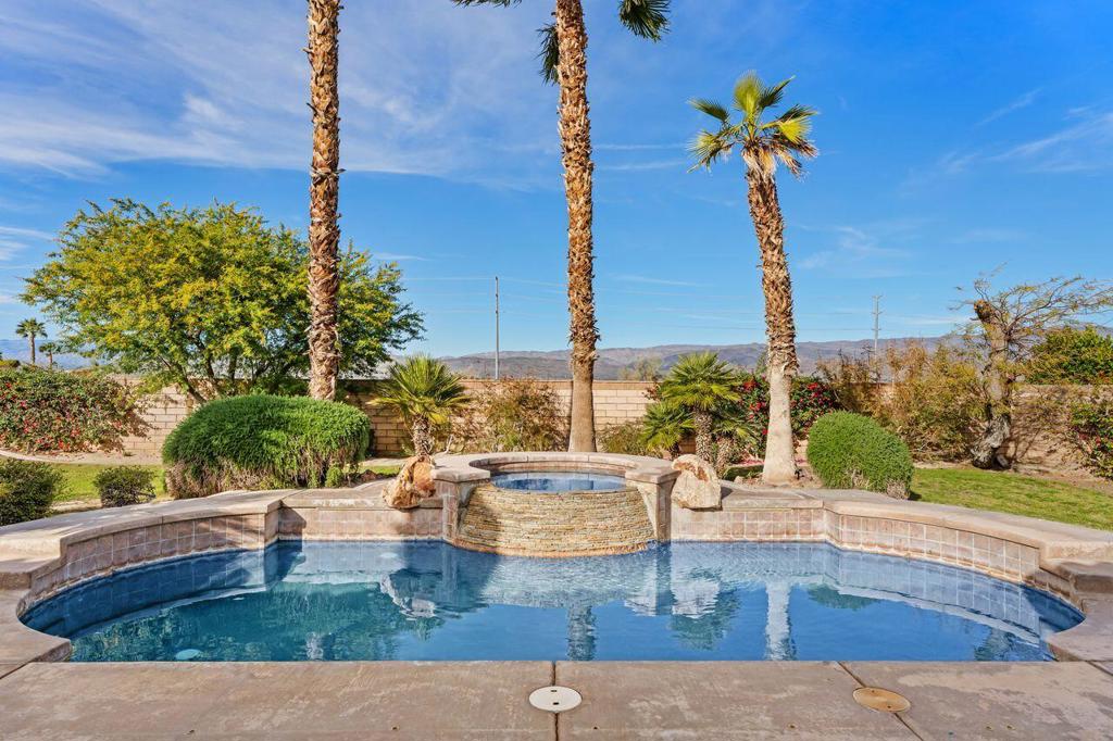 109 Clearwater Way