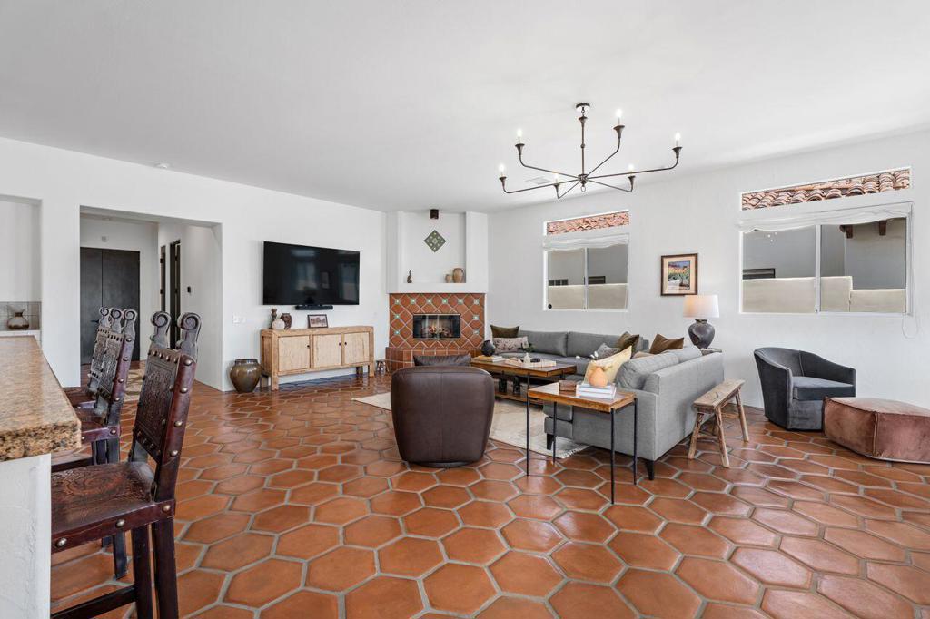 51299 Avenida Diaz