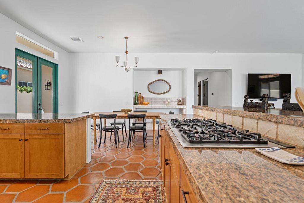 51299 Avenida Diaz