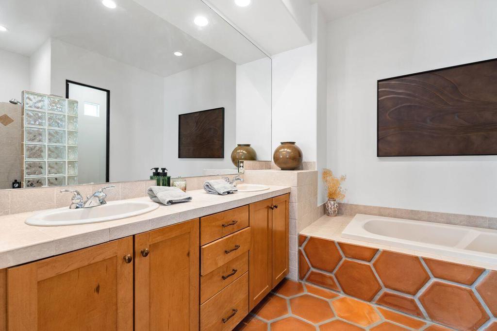 51299 Avenida Diaz