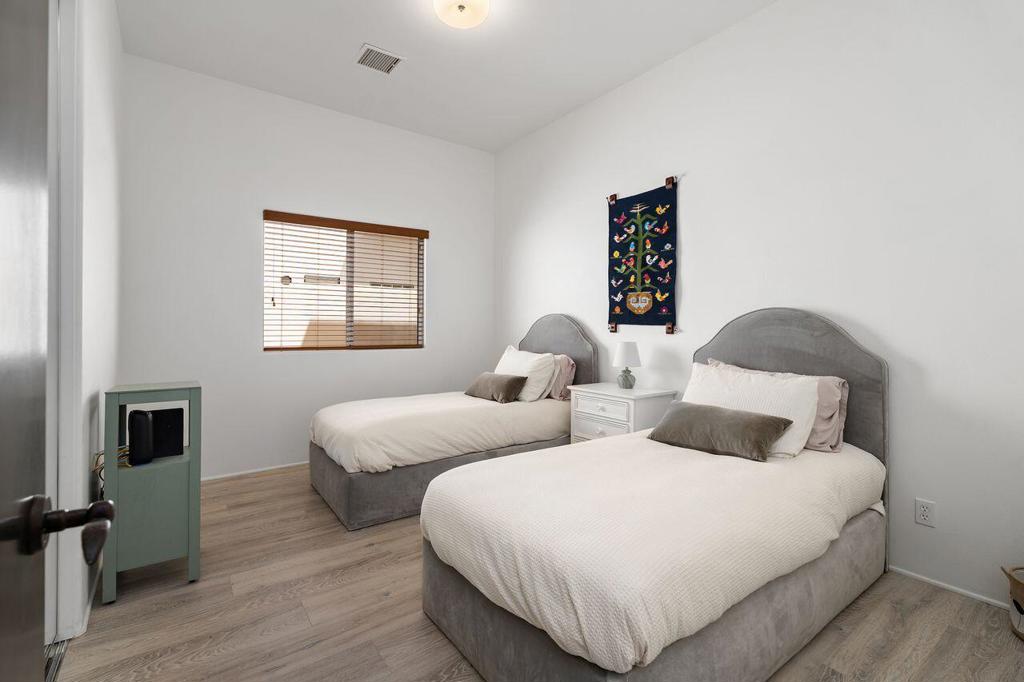 51299 Avenida Diaz