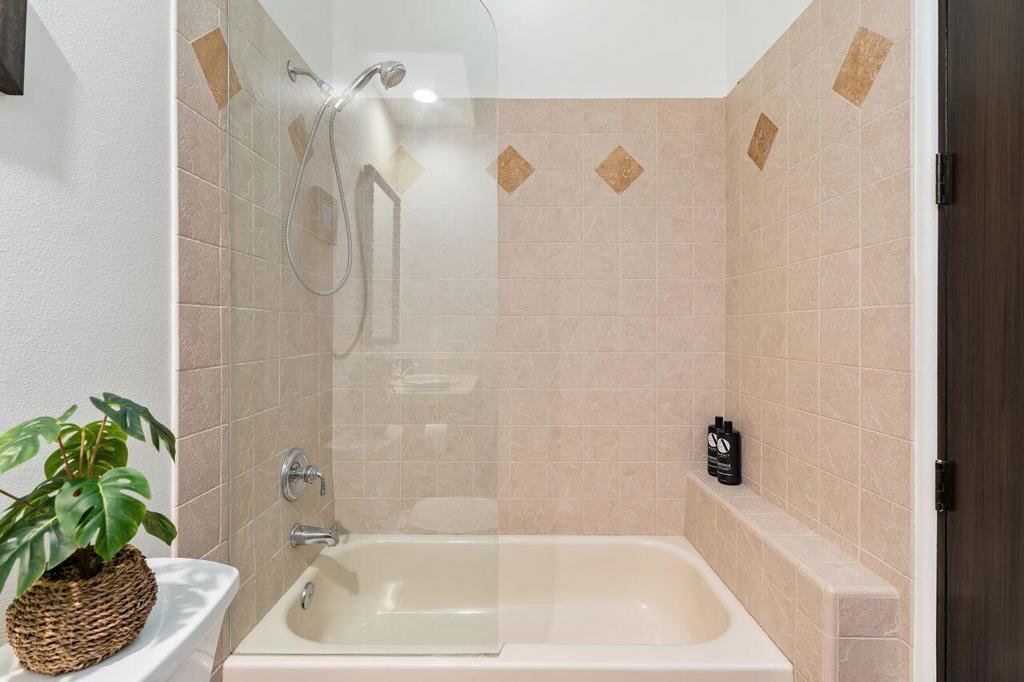 51299 Avenida Diaz