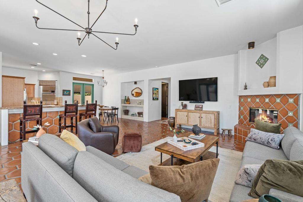 51299 Avenida Diaz