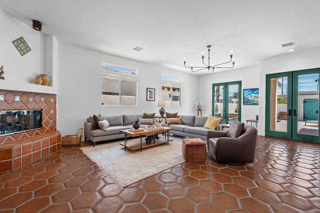 51299 Avenida Diaz