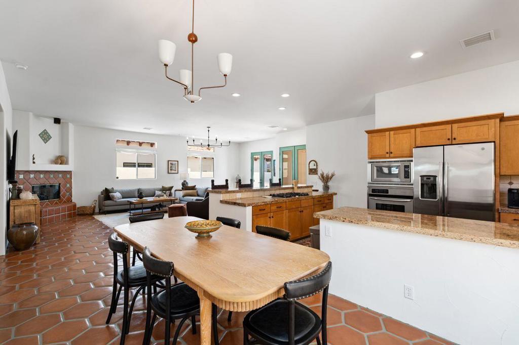 51299 Avenida Diaz