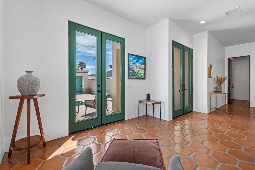 51299 Avenida Diaz