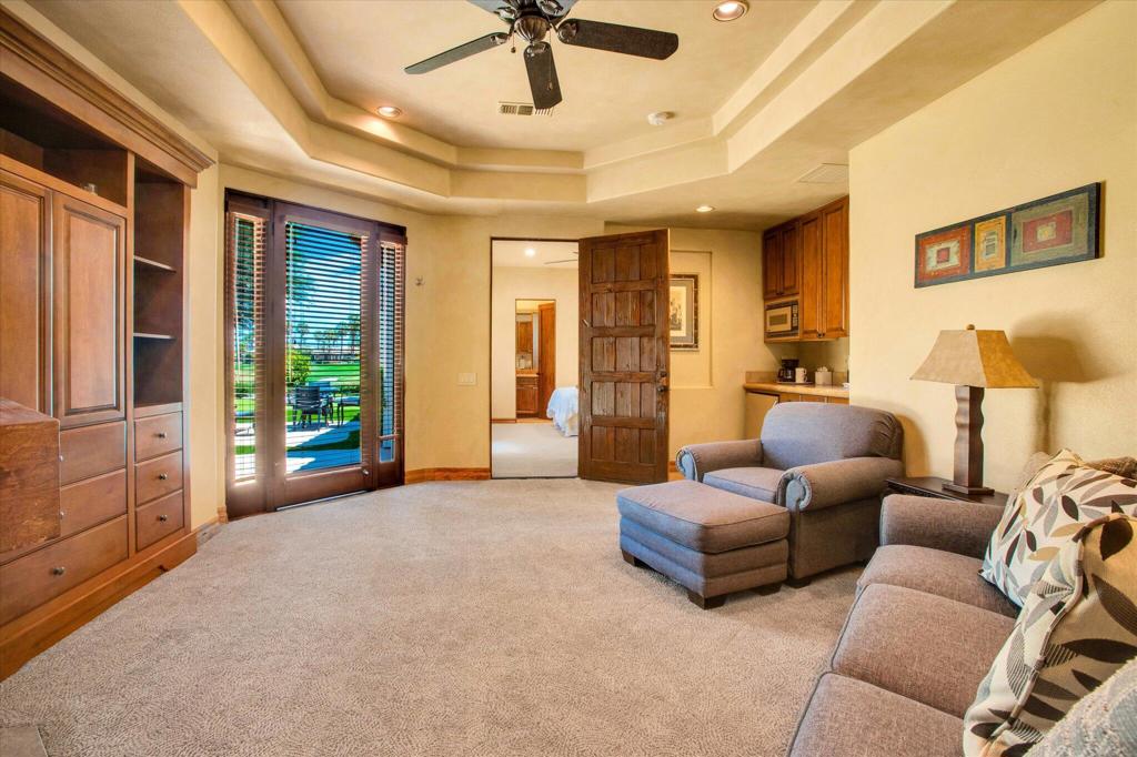 49110 Rancho Pointe