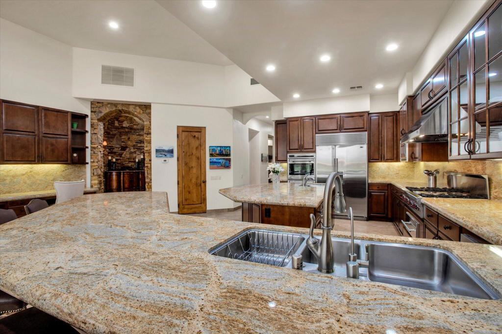 49110 Rancho Pointe