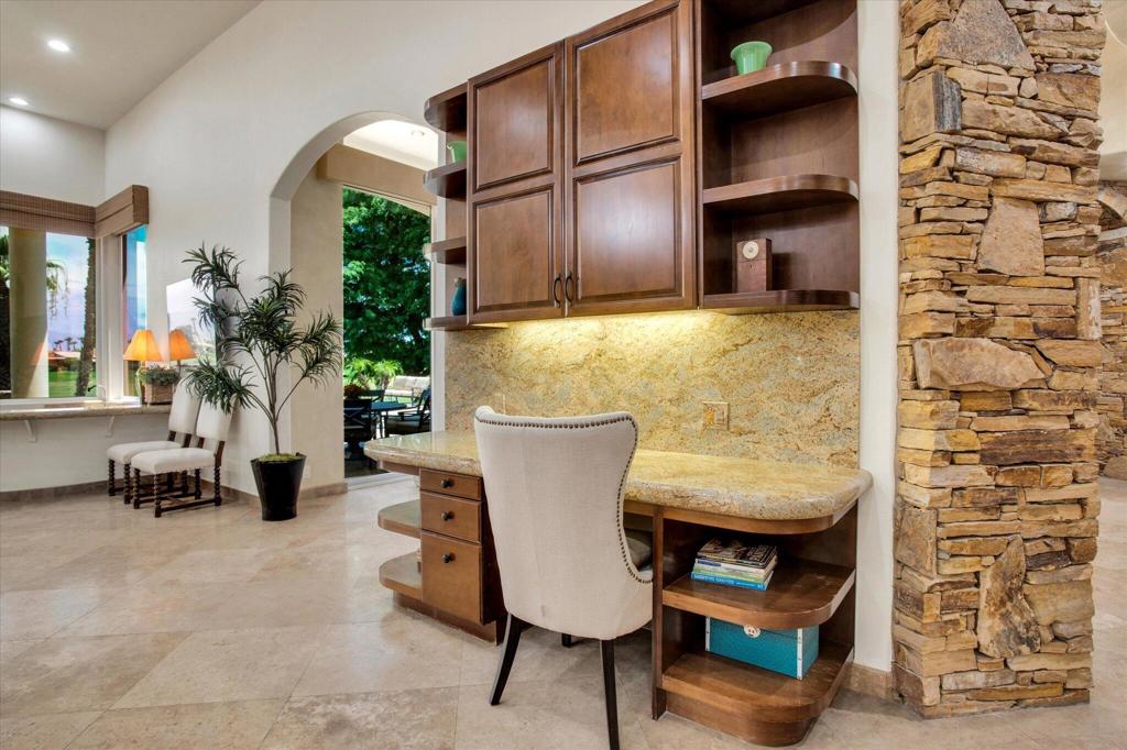 49110 Rancho Pointe