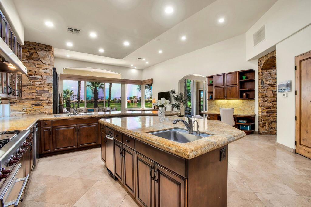 49110 Rancho Pointe