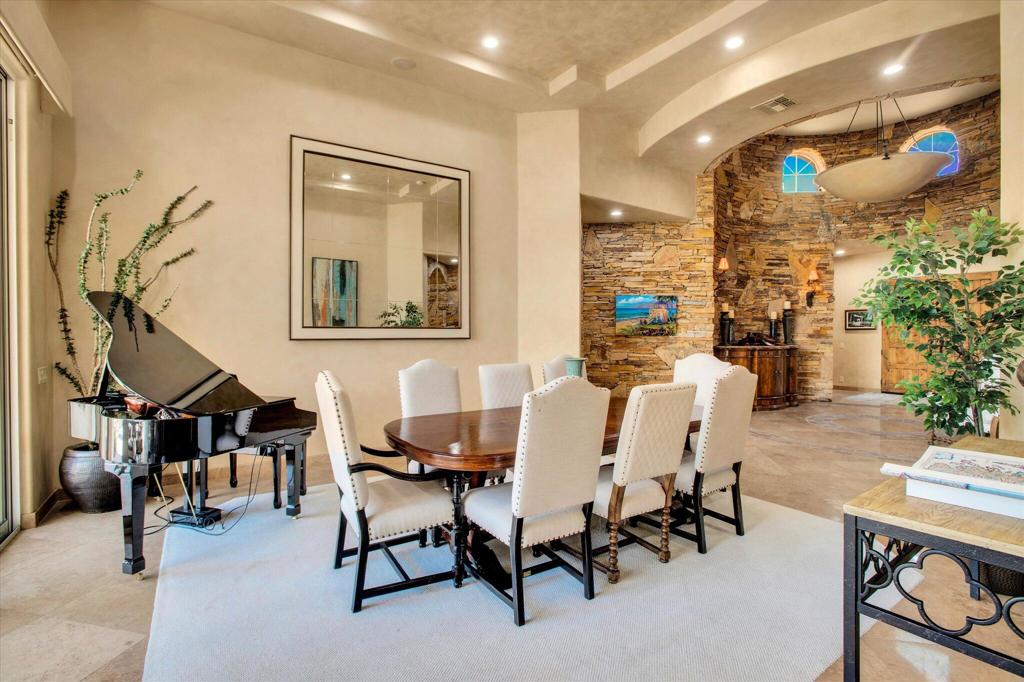 49110 Rancho Pointe