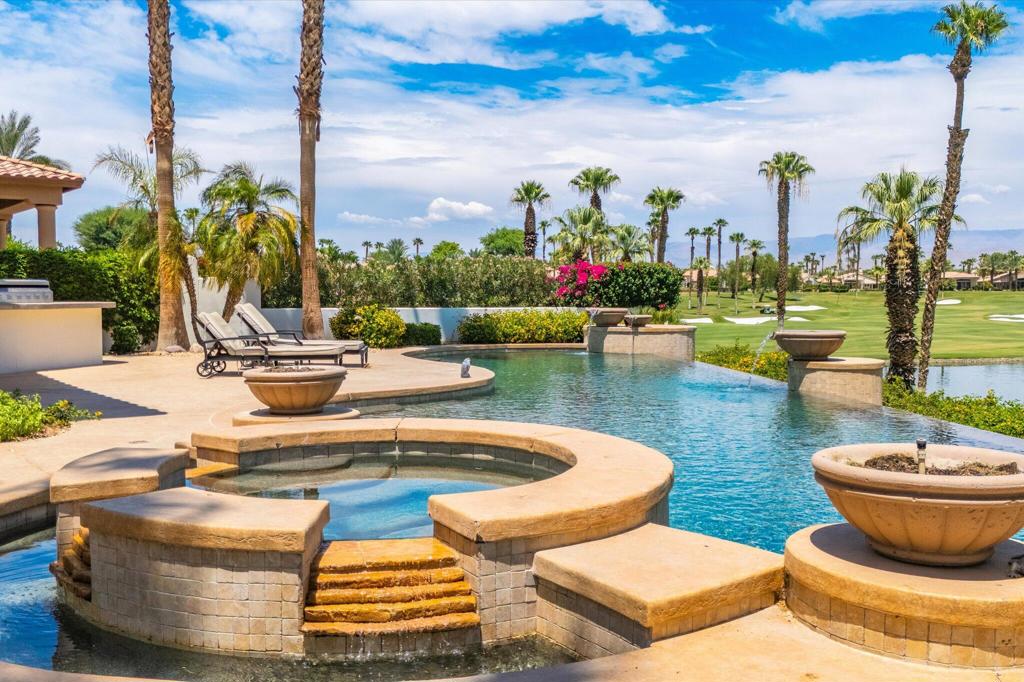 49110 Rancho Pointe