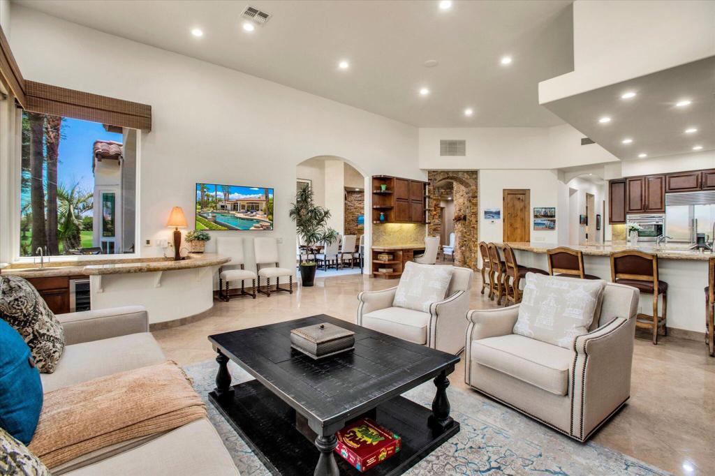 49110 Rancho Pointe