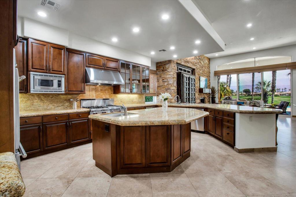 49110 Rancho Pointe