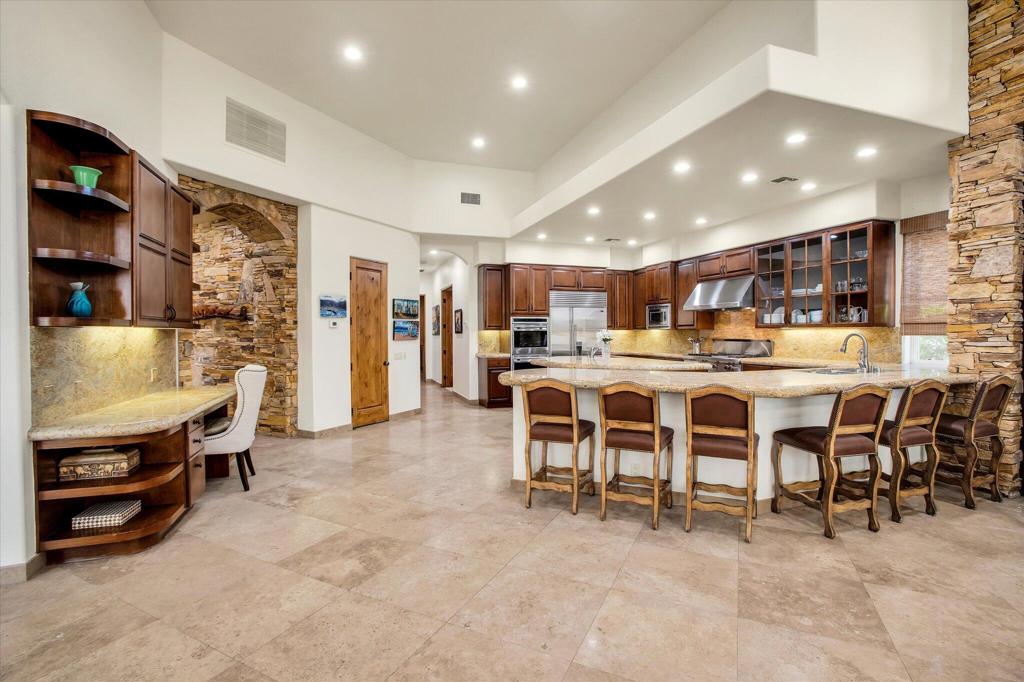 49110 Rancho Pointe