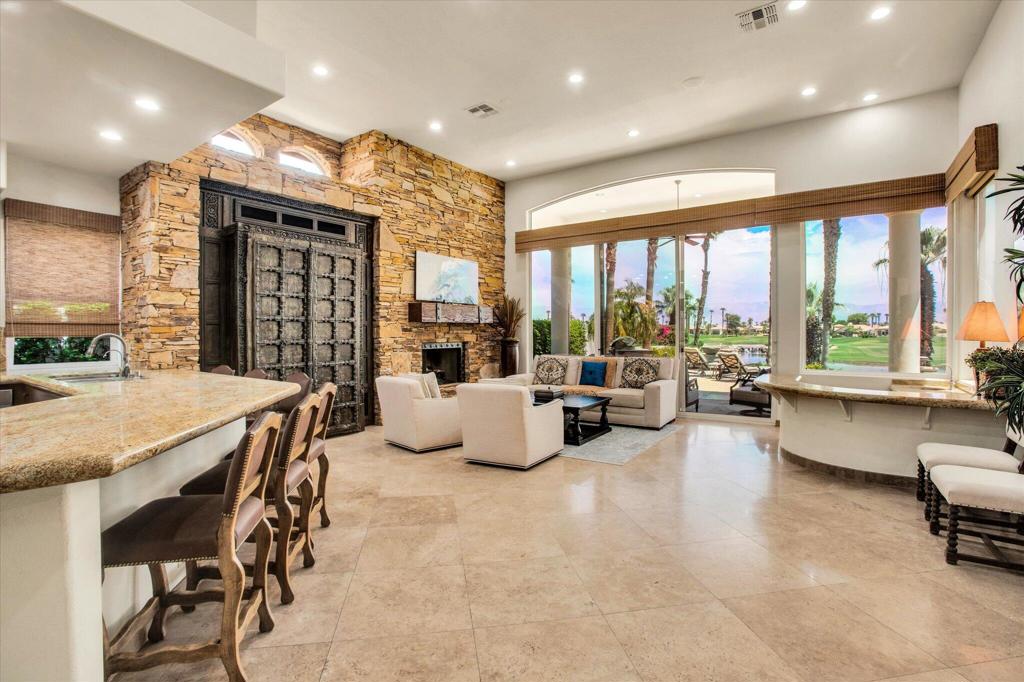 49110 Rancho Pointe