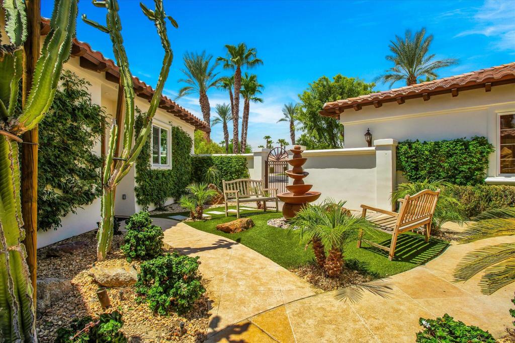 49110 Rancho Pointe