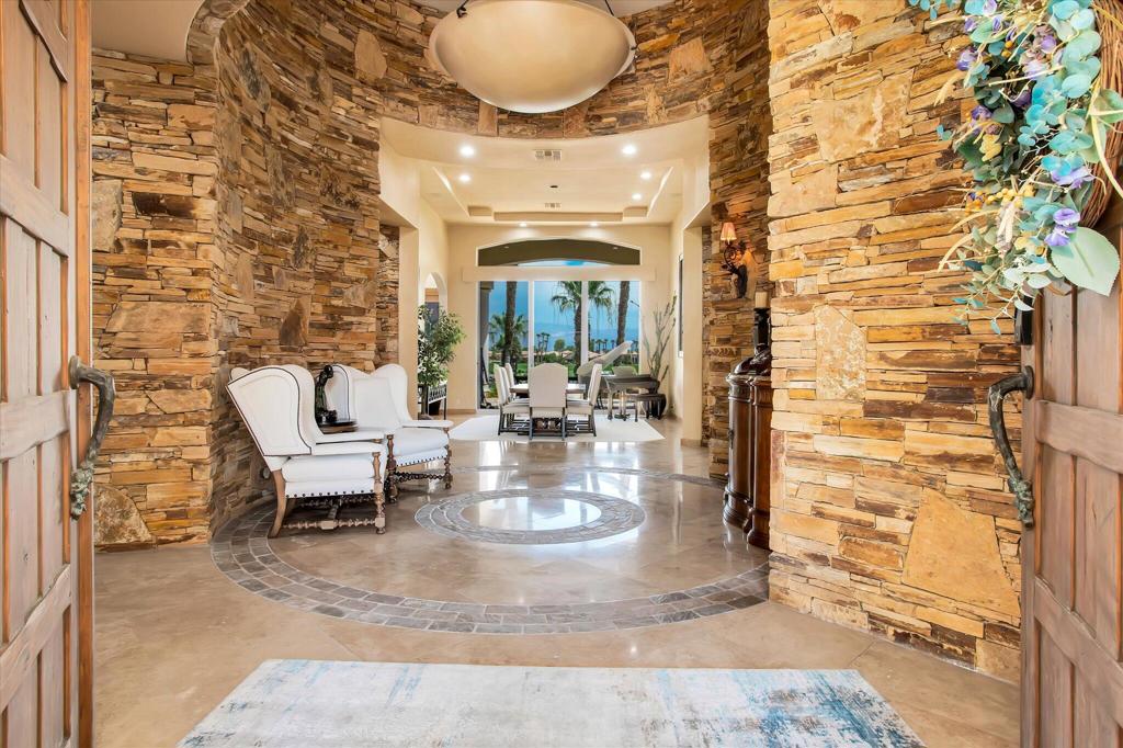 49110 Rancho Pointe