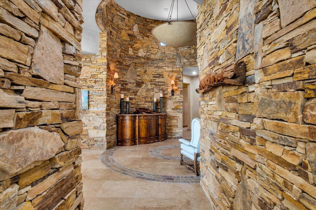 49110 Rancho Pointe