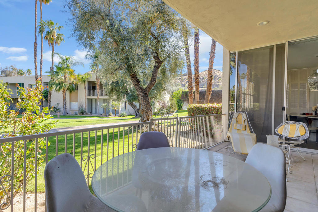 465 Desert Lakes Drive