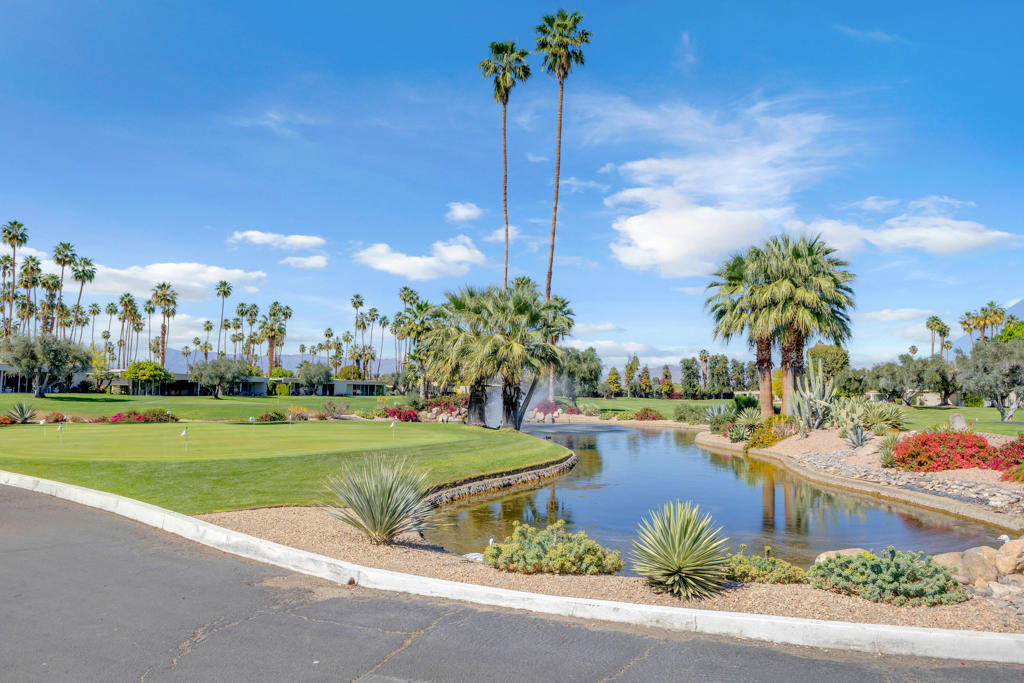 465 Desert Lakes Drive
