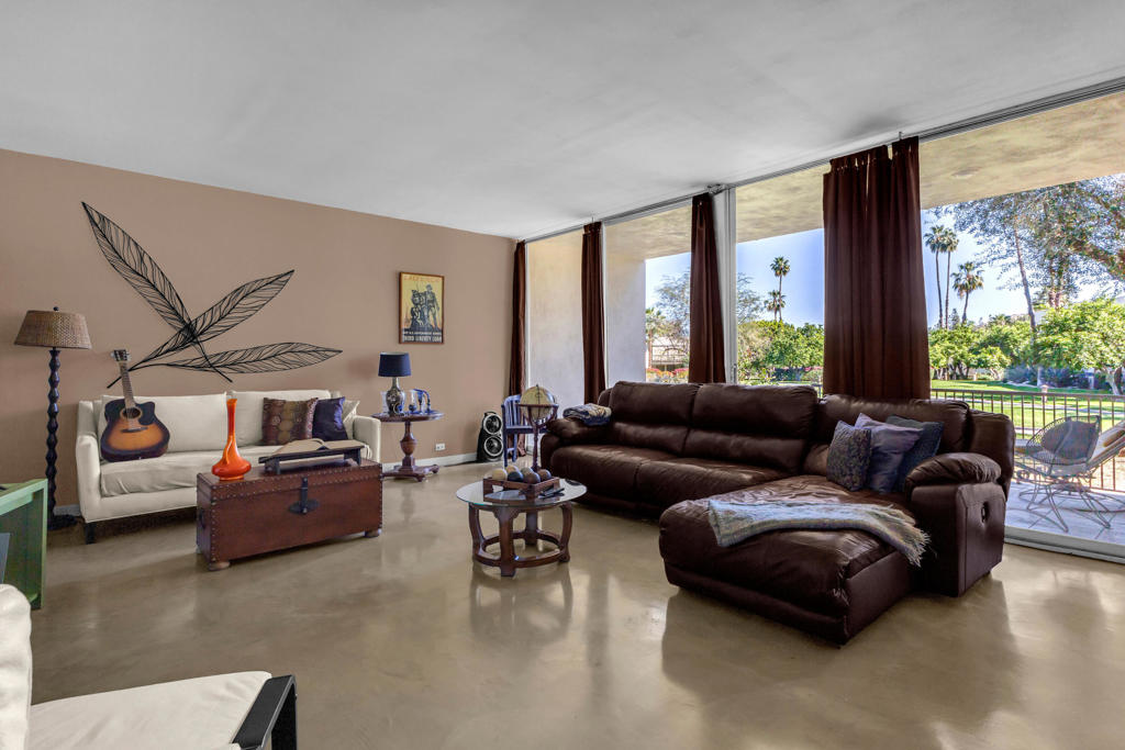 465 Desert Lakes Drive