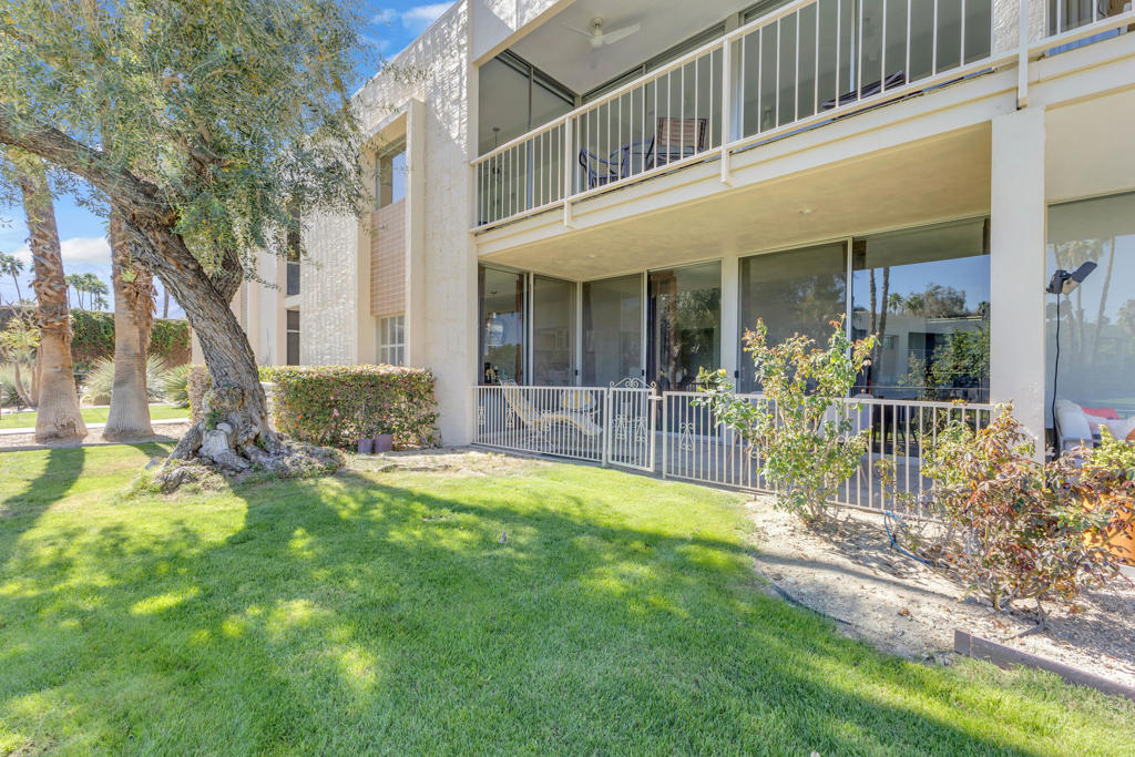 465 Desert Lakes Drive