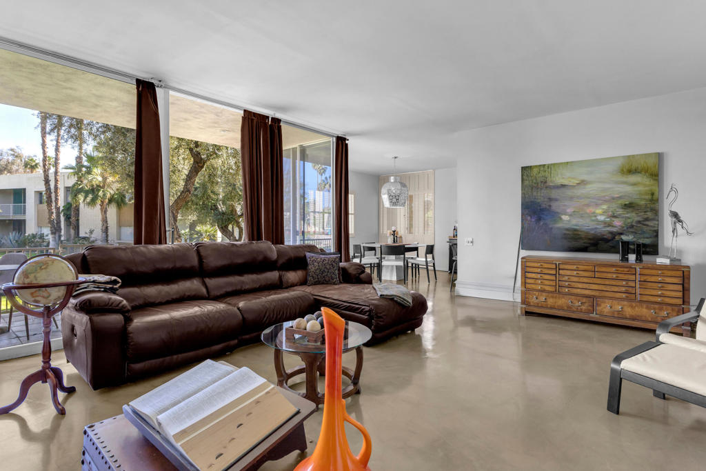 465 Desert Lakes Drive