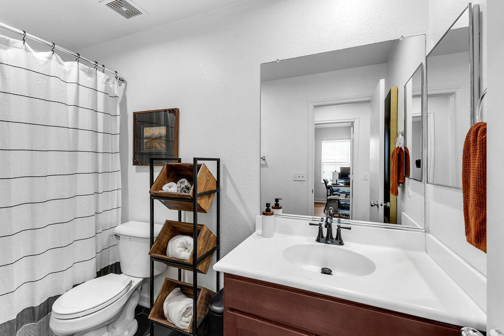 41096 Maxwell Court